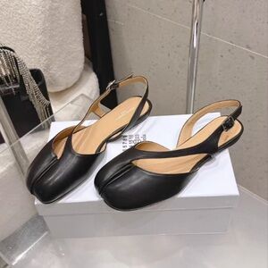 MM6 Maison Martin Margiela Black Split-Toe Slingback Mules with Tan Insole